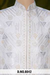 Prism Indo Western para Hombre, Traje de Novio, Sherwani de Seda Vergo Color Marfil con Cuentas, Lentejuelas y Diseño Geométrico - Product Image 5