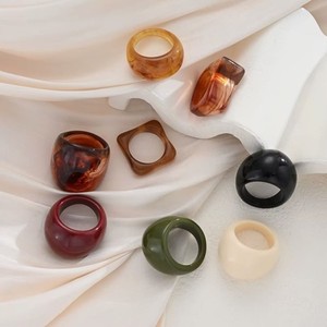 Anillo de Resina Epoxi Grueso, Hecho a Mano, Personalizado, con Diseño Vintage de Paz, Combinación de Colores Caramelo, para Uso Diario, de lametierartz - Product Image 3
