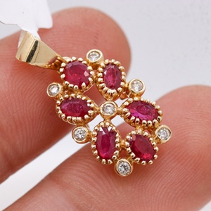 Colgante de oro amarillo macizo de 14K con rubí natural ovalado y diamantes en diseño calado, joyería fina, Memoria Jewels - Product Image 4