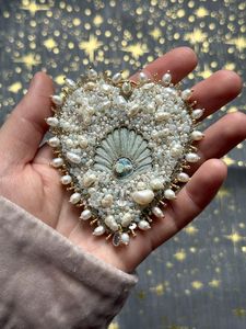 MD HANDICRAFTS Elegante Broche Bordado Botánico Hecho a Mano para Niñas y Mujeres para Ocasiones de Boda - Product Image 6