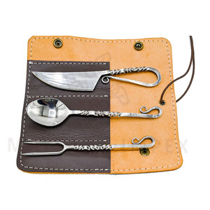 Ensemble de couverts de camping viking forgés à la main, ustensiles de cuisine médiévaux pour bushcraft, équipement de cuisine extérieur fait main avec étui de transport en cuir - Product Image 4