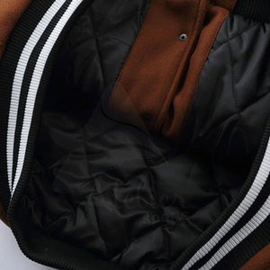 เสื้อแจ็คเก็ตเบสบอลหนังปักลายเชนิลล์สำหรับผู้ชายและผู้หญิง ยี่ห้อ Manufacturer รุ่นวินเทจ - Product Image 4