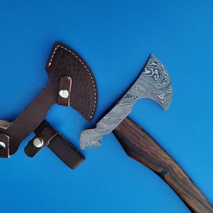 Hache à fendre en acier Damas forgé à la main de qualité industrielle, manche en bois, style Viking barbu, durable, pour la chasse, le camping et la construction - Product Image 5