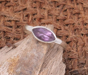 แหวนเงินแท้ 925 ประดับพลอยอะมีทิสต์ธรรมชาติทรงกลมเจียระไนแบบบริลเลียนท์ สำหรับงานแต่งงาน เครื่องประดับอัญมณี ของขวัญวันเกิด งานเลี้ยง สำหรับผู้หญิง - Product Image 4