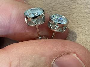 Pendientes de Diamantes de Laboratorio de 2.00 Quilates Mínimos, Oro de 14K con Baño de Rodio, Certificados por IGI, Regalo de Cumpleaños, Graduación, Joyería Nupcial, Fiesta - Product Image 2