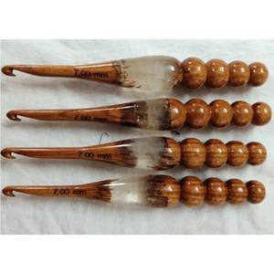 Juego de Agujas de Ganchillo Ergonómicas Hechas a Mano de Madera y Resina, 7.00mm, Tamaño Grande, para Tejer con Hilo Grueso, Suministros para Manualidades - Product Image 1