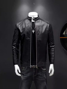 Blouson en cuir véritable pour homme, couleur unie, col montant, coupe ajustée, manches classiques, fermeture éclair, style motard, pour l'automne - Product Image 2