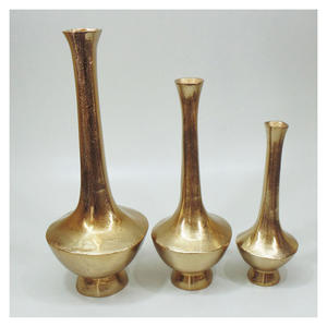 Vase floral Art Déco élégant en verre avec finition brossée pour la décoration de table à manger et de console Diwali - Product Image 3