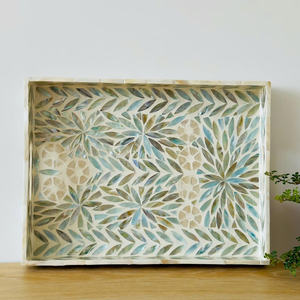 Plateau de petit-déjeuner en bois laqué avec incrustation de nacre, plateau décoratif pour café, plateau ottoman avec poignée, mosaïque florale - Product Image 1