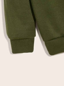 Fabricant pakistanais, vente en gros de sweats à capuche brodés, tissu doux avec broderie de logo personnalisé, sweats à capuche basiques pour hommes - Product Image 3