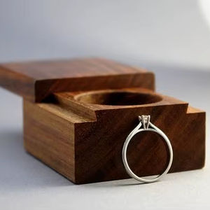 Boîte à alliances en bois artisanale pour mariage et fiançailles, boîte à alliances en bois de luxe avec finition polie et lisse - Product Image 1