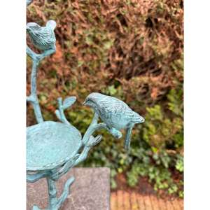 งานฝีมือโลหะรูปดอกกุหลาบพร้อมนกบนยอดเสา แท่นให้อาหารนกแบบตั้งพื้น ของตกแต่งสวนและบ้านไร่ - Product Image 2