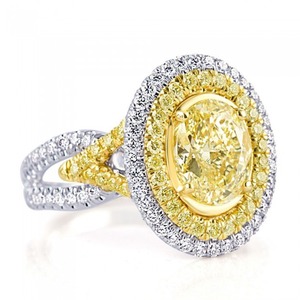Anillo de Compromiso con Diamante Amarillo Ovalado de Diseño Moderno, Certificado por IGI, Oro de 14k, Doble Halo, Diseño Dividido, Diamante Cultivado en Laboratorio VVS+ - Product Image 5
