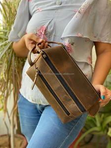 Bolsa de aseo de cuero genuino para hombre y mujer, kit de herramientas de aseo, bolso de cuero marrón, Unisex - Product Image 3