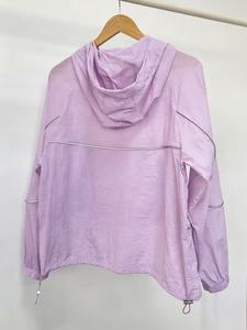Chaqueta Cortavientos Morada Personalizada para Mujer, Ligera, con Capucha, Ribete Reflectante, Impermeable, Ropa Deportiva para Exteriores - Product Image 4