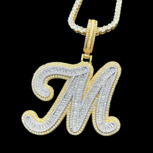 Colgante de Moissanita Plateada con Letra A F, 65 mm, Modelo PEN 009, Tono Blanco y Amarillo, Joyería Personalizada con Letra Hip Hop - Product Image 1