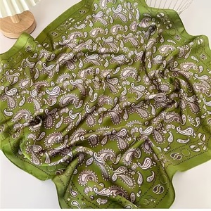 Écharpe en polaire Teddy douce et moelleuse, écharpe en forme d'anneau infini, chaude pour l'hiver, pour femmes - Product Image 3