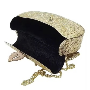 Bolso de Mano Rectangular de Metal Hecho a Mano, Elegante y Moderno, para Mujer, de God Grace Craft, para Fiestas, Regalo de Novia, con Logotipo Personalizado - Product Image 4