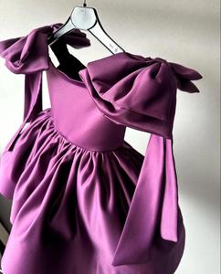 Ensemble robe et bandeau en satin pour petites filles |   Robe en satin bouffante pour fête d'anniversaire |   Vêtements de cérémonie Plum, fabrication OEM - Product Image 2