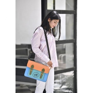 LW Design Casual Unisex Messenger Bag Genuine Leather <b>Small</b> Cross-Body Shoulder <b>Handbag</b> 2 Colors for Unisex - Product Image 1