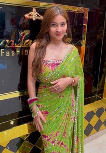 Sari vert imprimé numériquement avec broderie, tenue de mariage traditionnelle pour femmes, coupe classique, style Inde Pakistan - Product Image 2