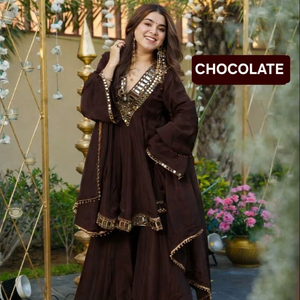 Ensemble Kurti Plazzo de créateur avec tissu chinon doux et dupatta en dentelle - Product Image 1