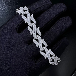 Pulsera Cubana de Plata Esterlina Bañada en Oro con Moissanita Redonda Brillante Engastada en Garra, Estilo Hip Hop de Moda para Hombre y Mujer - Product Image 1