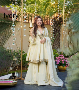 Conjunto de Kurti Sharara Gharara con bordado indio de última moda, tela Georgette, rojo, para fiesta, ropa étnica, con espejos, elegante, listo para usar. - Product Image 1