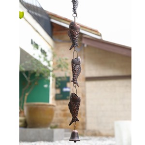 Chaîne de pluie moderne en métal avec coupelles connectées pour les bords de toit - Product Image 3
