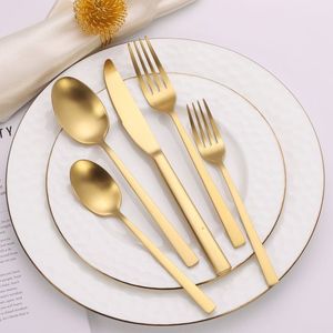 Vaisselle et couverts inspirés de la rénovation baroque, qui élèvent l'esthétique des repas dans le monde entier. - Product Image 6