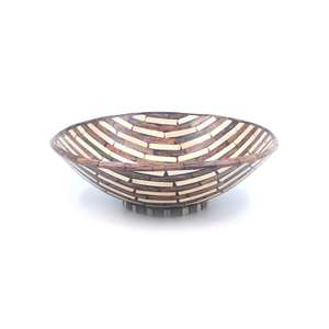 Assiette en bois de coco à motif zèbre 23,5 cm, assiette de service en coquille de coco faite à la main, vaisselle en bois de qualité alimentaire - Product Image 3