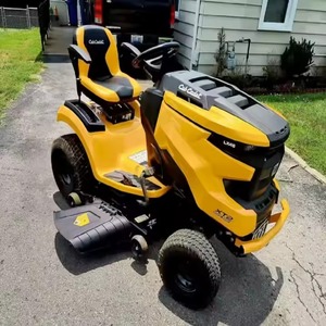 Tractor cortacésped de alto rendimiento AS 900 Enduro, diseñado para el mantenimiento prolongado del césped. - Product Image 1