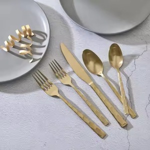 Ensemble de couverts élégants en métal, cuillère, fourchette, couteau, collection de vaisselle de cuisine haut de gamme - Product Image 4