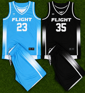 เสื้อบาสเก็ตบอลสั่งทำจำนวนมากสำหรับโรงเรียน วิทยาลัย ชมรมกีฬา ประสิทธิภาพสูง ผลิตจากโพลีเอสเตอร์ 100% พิมพ์ลายแบบระเหิด ระบายอากาศได้ดี รับผลิตแบบ OEM ODM - Product Image 4