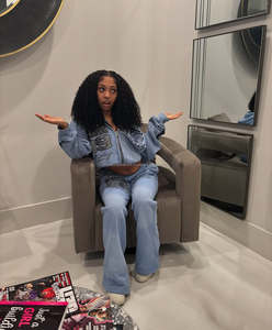 ชุดวอร์ม2ชิ้นสำหรับผู้หญิงเสื้อฮู้ดและกางเกงขาบาน420gsm ซักด้วยกรดสีแทนพิมพ์ลายโลโก้ตามสั่งแบบวินเทจ - Product Image 5