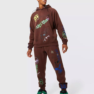 Ensemble de survêtement marron à capuche pour homme avec imprimé crânes, manches longues, coupe ample, style streetwear, tenue de jogging - Product Image 1
