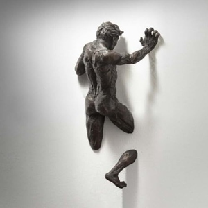 Escultura de Pared Abstracta de Aluminio con Diseño de Animal Escalando, Estatua de Exportación India, Diseño Extravagante, Arte de Pared Navideño para Sala de Estar y Hogar - Product Image 3