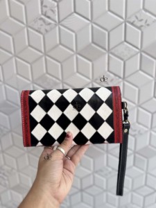 Cartera de Mano de Cuero con Grabado a Mano, Diseño a Cuadros Blanco y Negro, Multiusos para Mujer, Nueva Llegada 2026 - Product Image 5