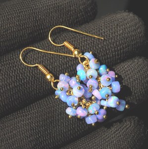 Pendientes de Ópalo Azul Etíope Natural Welo, Oro de 14K, Gema Arcoíris - Product Image 3