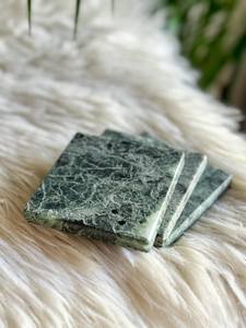 Ensemble de sous-verres carrés en marbre vert du Guatemala faits à la main, sous-verres en pierre naturelle, décoration de table pour la maison - Product Image 2