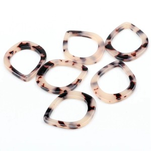 Modern Art Resin Earrings For Boutique Jewelry Transparent Resin Earrings With Real Flowers Inside Wholesale - Product Image 1