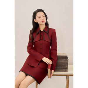 Ensemble tailleur bordeaux prêt à expédier pour femme – Blazer et jupe – Style moderne pour le bureau – Excellent prix fabricant - Product Image 5