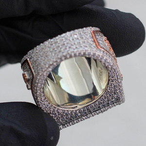 Anillo de Lujo con Moissanita y Diseño de Conejo Estrellado, Montura Baguette Bicolor, Estilo Hip Hop, Totalmente Pavimentado con Brillo Intenso - Product Image 6