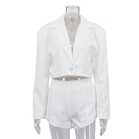 Ensemble deux pièces d'été : Veste courte sportive à col halter boutonnée sans manches avec épaulettes et short taille haute très élastique