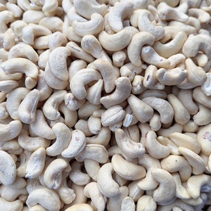 Good Quality Cashew W320 Cashew Nuts From Manufacture Santigo - Product Image 1