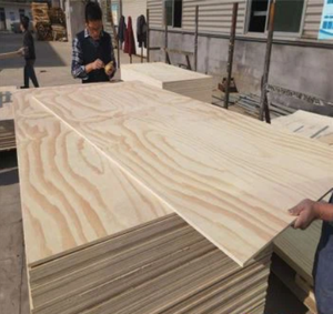 Venta al por mayor de fábrica profesional: Excelente madera de pino de 4x8 pies con núcleo de caucho para construcción, 9/12/15/18mm, reutilizable 6-8 veces, E0 - Product Image 4