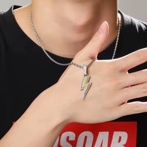 Colgante Rayo de Moissanita Elegante con Cristal Estilo Plata, Aspecto de Lujo, Amuleto de Joyería de Moda Unisex - Product Image 3