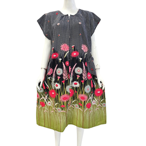 Robes pour femmes à manches courtes et col rond, ajustées au corps, avec fermeture éclair sur le devant et poches des deux côtés - Product Image 2