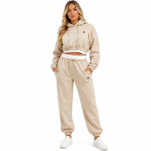 Ensemble de survêtement décontracté uni pour femme, comprenant un sweat à capuche court à cordon de serrage et un pantalon de survêtement, avec bordures côtelées, logo personnalisé, OEM, pull-over uni - Product Image 1