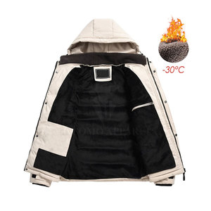 Veste de ski pour homme de la série Outdoor Mountain, conçue pour les aventures sur neige avec protection contre l'eau et un ajustement confortable - Product Image 2